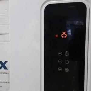 Кондиционер AUX