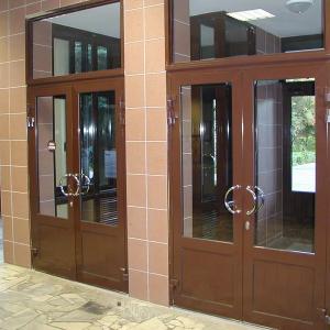 plastik va alyuminiy oynalar, eshiklar, vitraylar