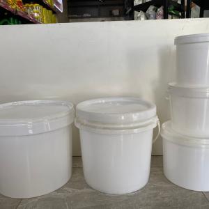 Пластиковые ведра для промышленных и пищевых продуктов.