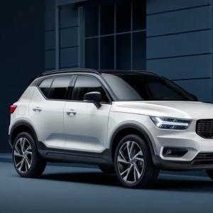 Автомобиль Volvo XC40
