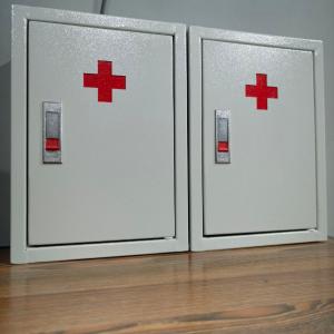Металлический шкаф для аптечки