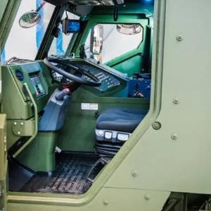 LIEBHERR harbiy krani