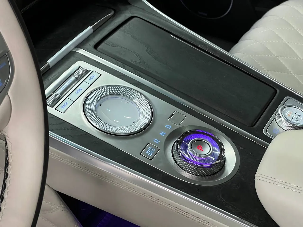 Genesis GV80 elektr avtomobili