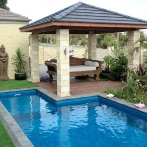 Система перголы для бассейна