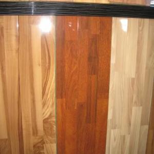 Laminat porloq, XXR. Hajmi 1200x200x8 mm.