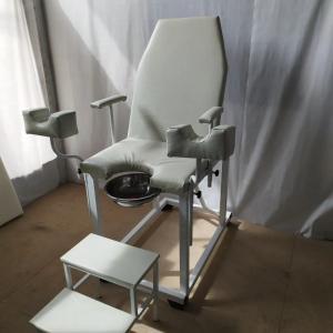 Akusherlik va ginekologik stullar va divanlar