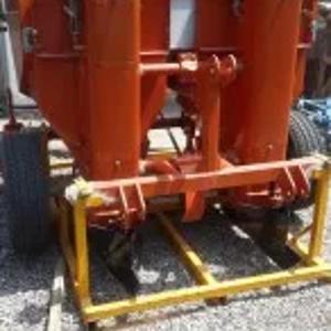 Ikki qatorli kartoshka ekish mashinasi