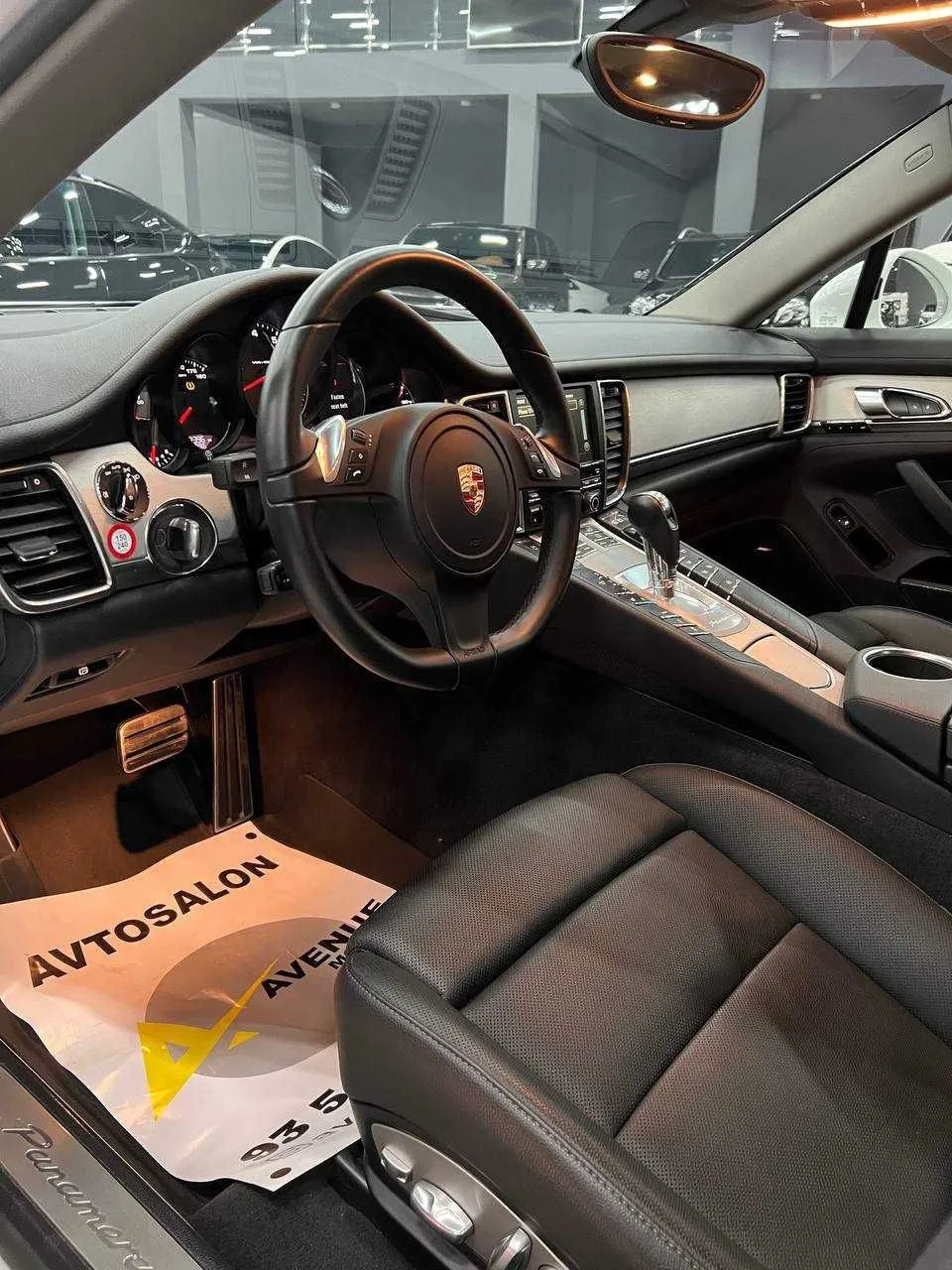 Электромобиль Porsche Panamera