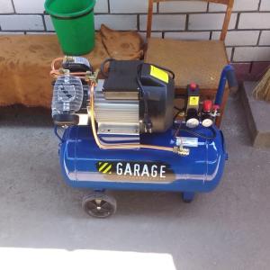 Garaj kompressorining quvvati 0,15 m3 / min Rish = 8 kg / sm2 qabul qiluvchi hajmi 70 l