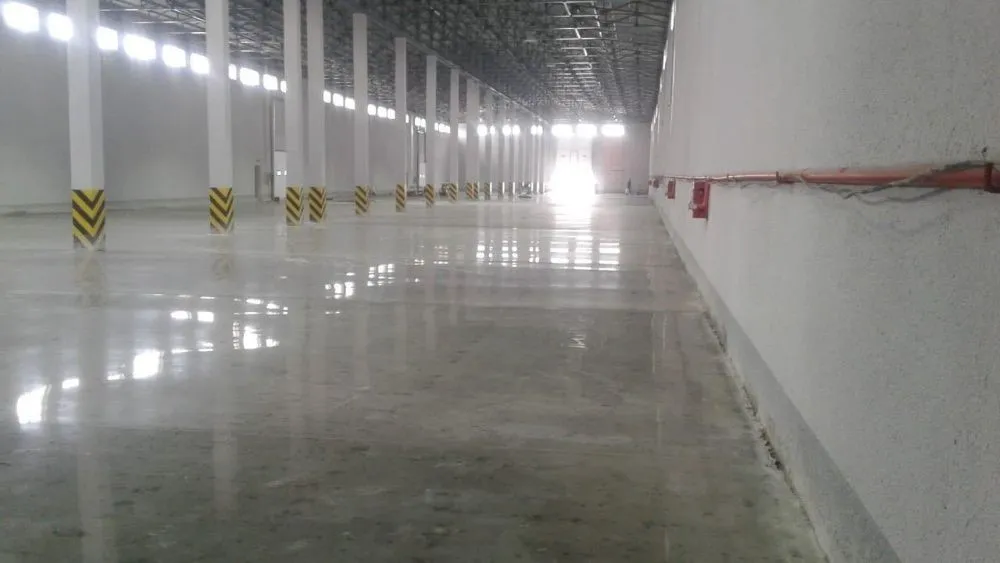Lityum sertleştirici qo'llaniladigan sayqallangan beton zamin