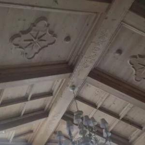 Производим и монтируем потолки из натурального дерева любой сложности