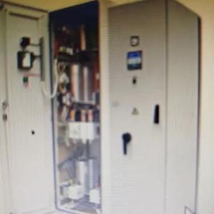 Reaktiv quvvatni qoplash uchun kondansatör birliklari - past kuchlanishli va yuqori voltli.