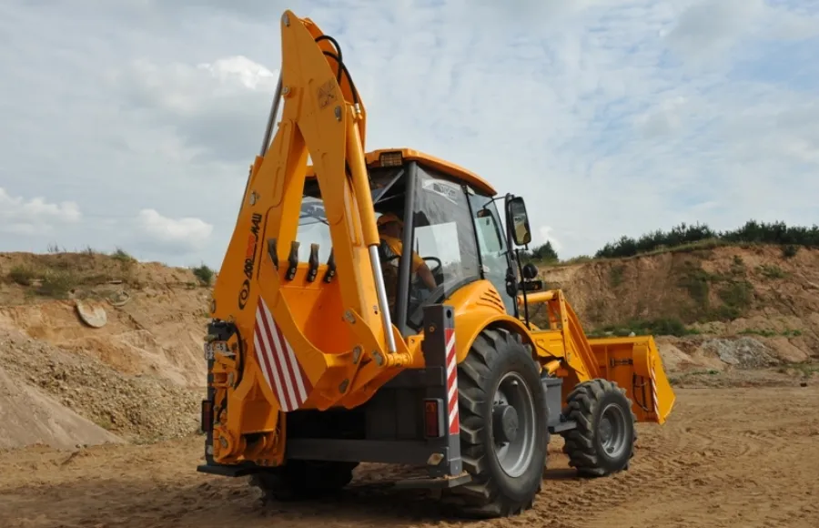 An'anaviy tutqichli DEM 310-01 ekskavator-yuklagich