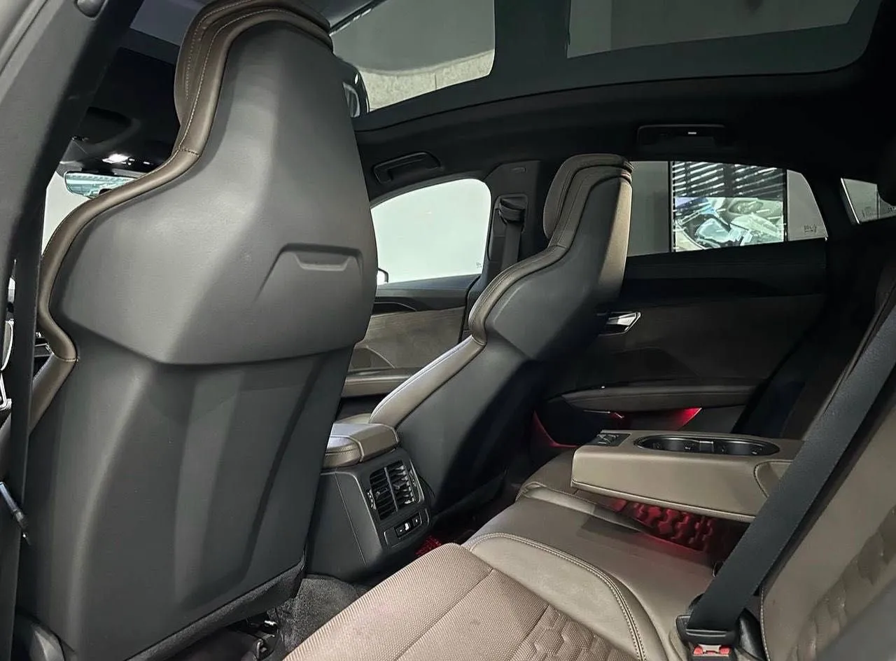 Электромобиль Audi e-tron GT 500km 2022