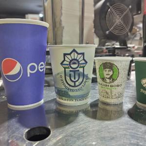 одноразовый бумажный стакан