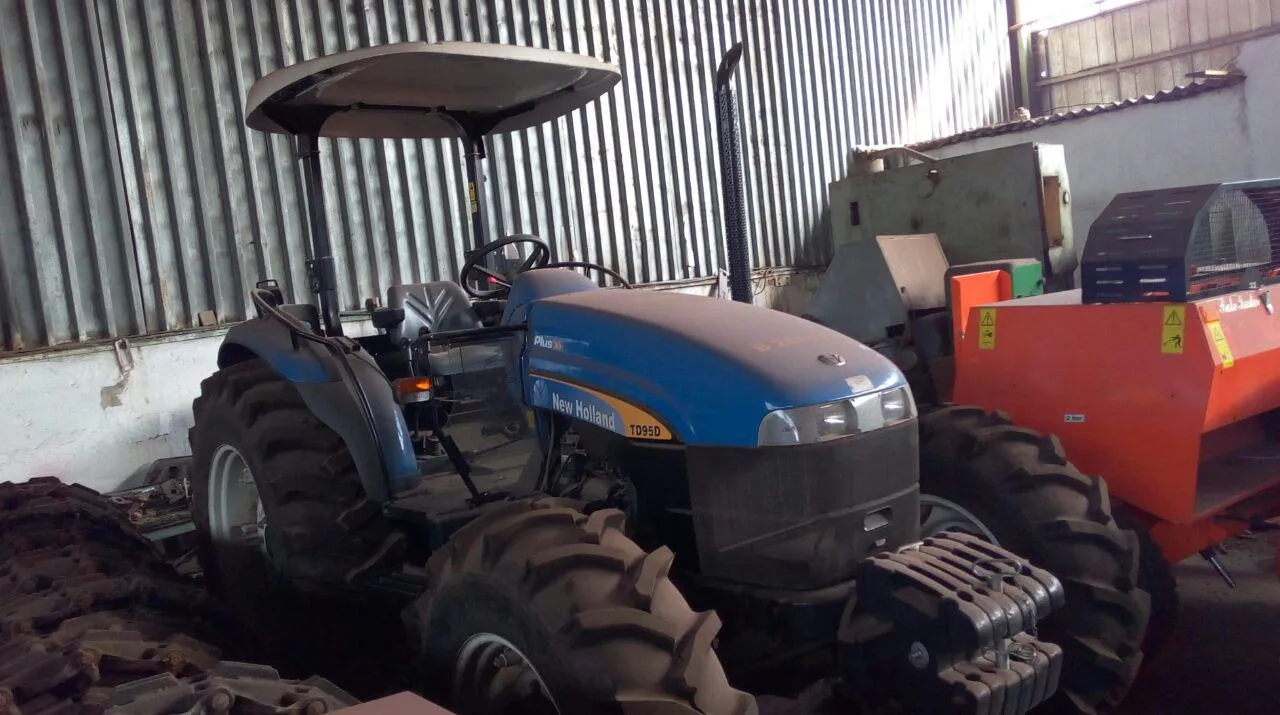 Трактор NewHolland TD95D