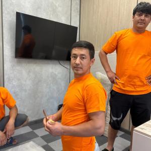 Chet elga jo'natish uchun yuklarni qadoqlash