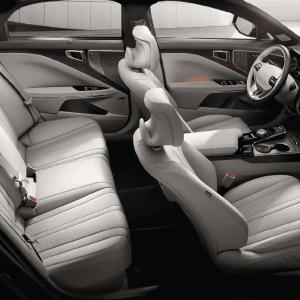 Автомобиль Kia K8