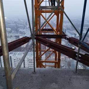 Minora kranlari uchun qo'llab-quvvatlash moslamasi