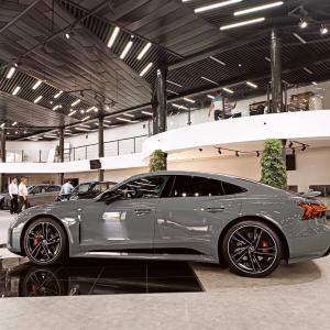 Электромобиль Audi e-tron GT 500km 2022