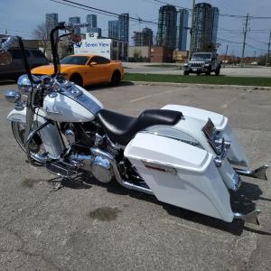 Harley-Davidson Softail Deluxe mototsikli