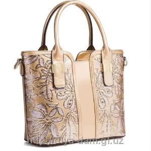 Женская сумка с цветочной апликацией