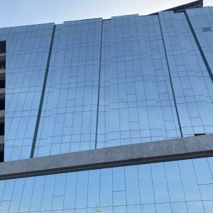 Rang berish uchun qora atermal plyonka