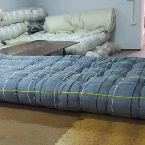 To'shak bilan qoplangan 0,8 x 2,0