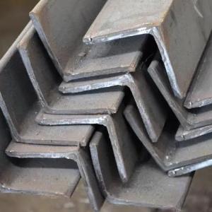 Issiq haddelenmiş teng gardishli po'lat burchak