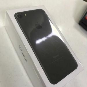 Смартфон Apple iPhone 7