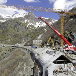 Teleskopik bomli LIEBHERR paletli kran