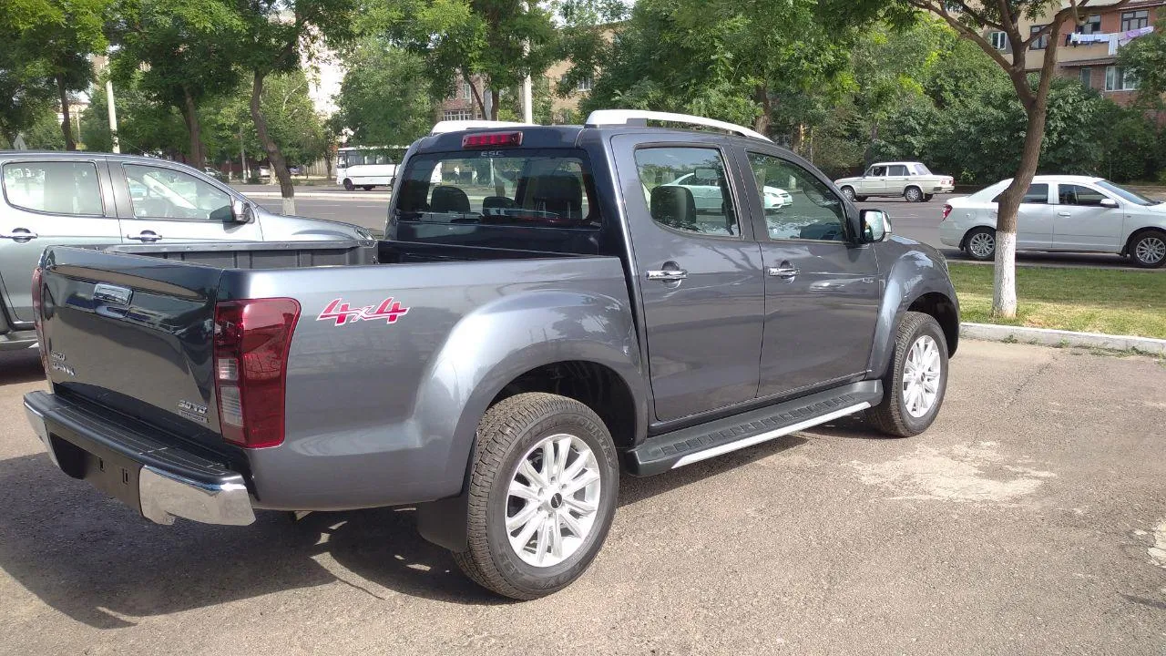 ISUZU