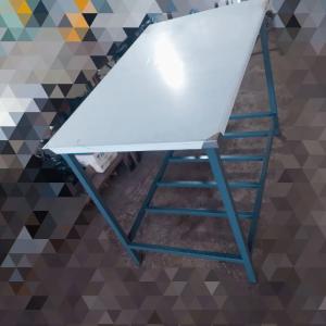 Nerjaveykadan stol. Zanglamaydigan po'latdan stol 114×70×85 (h)