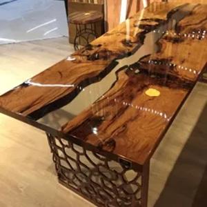 Эпоксидный стол из дерева