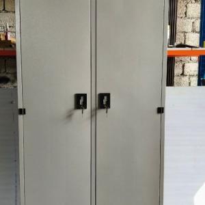 Шкаф металлический двухдверный