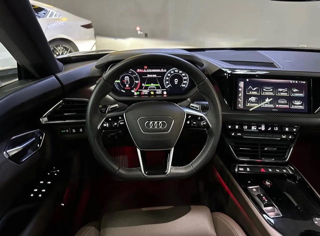 Электромобиль Audi e-tron GT 500km 2022