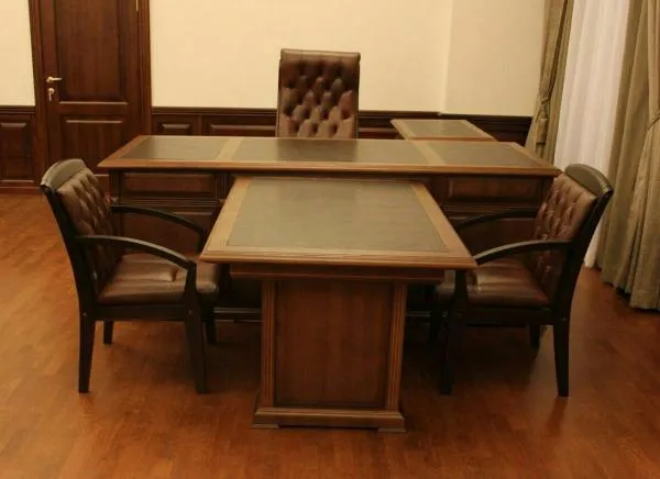 Ijroiya idorasi uchun mebel