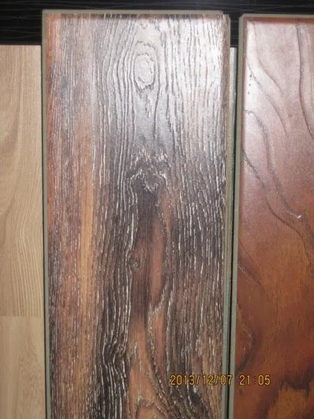 Yarim porloq laminat, XXR. Hajmi 800x100x12mm