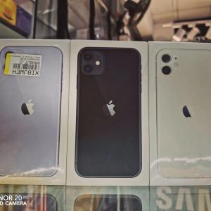 Смартфон Apple iPhone 11 64/128GB
