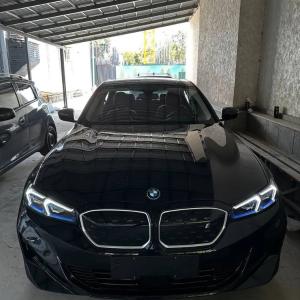 Электромобиль BMW i3
