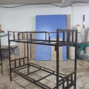 Двух ярусные кровати на металлическом каркасе