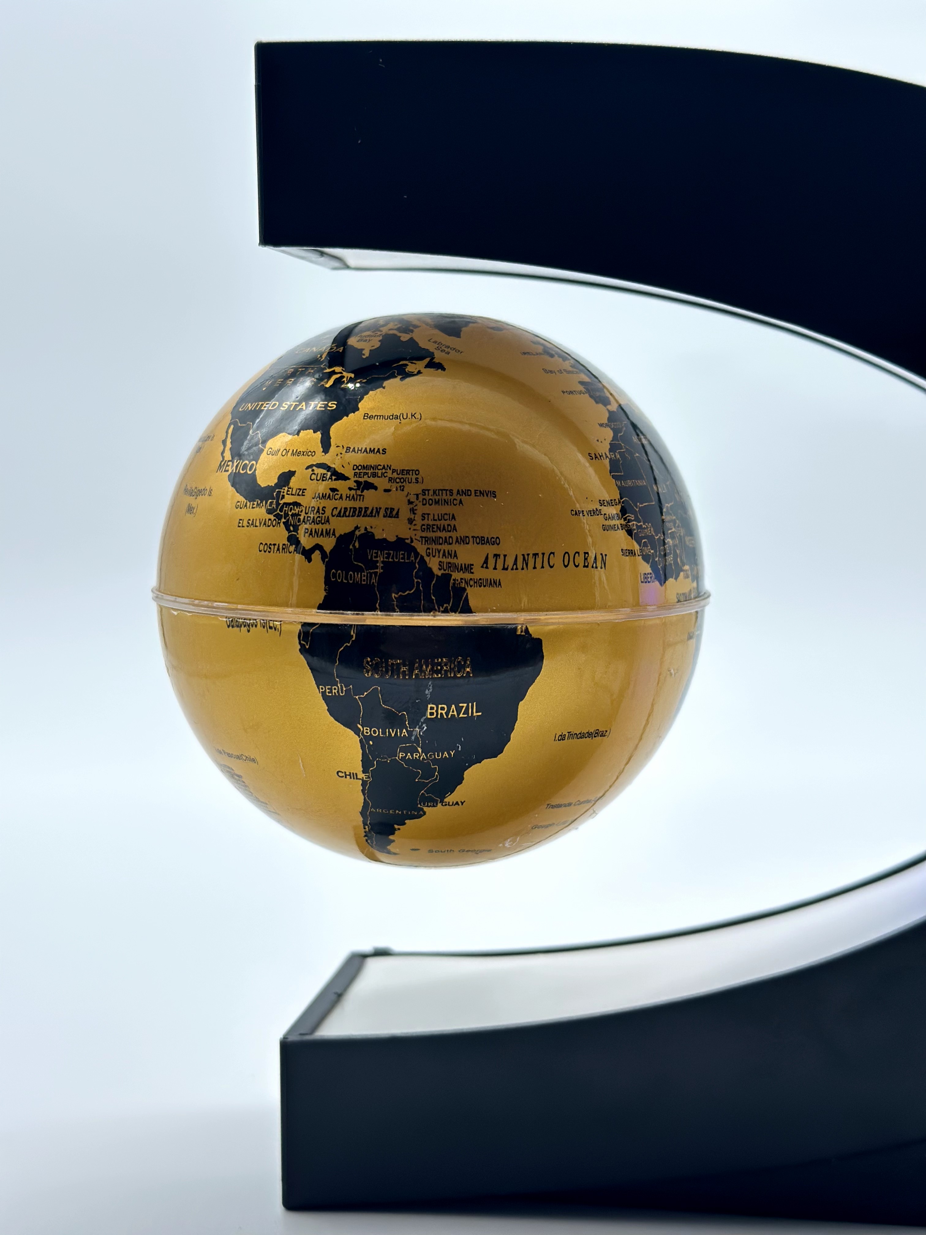 Левитирующий глобус, светильник-ночник светильник с LED подсветкой, золотой.