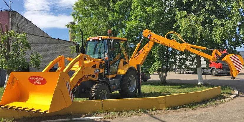 An'anaviy tutqichli DEM 310-01 ekskavator-yuklagich