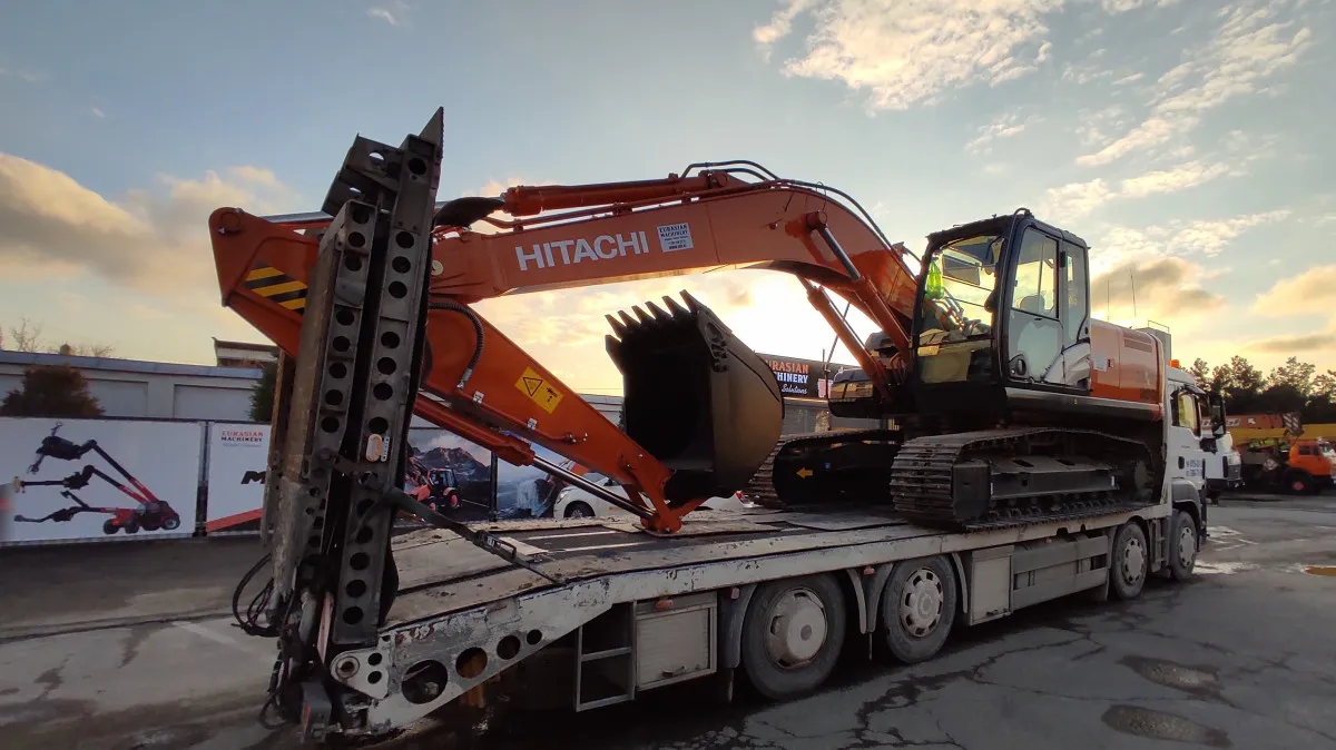 Hitachi ZX200-5A paletli ekskavator