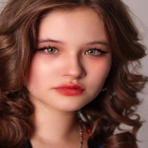 BUTTER CUP GREEN  0.00 2PS с Раствором Цветные ЗЕЛЕНЫЕ линзы, 2 Линзы+Раствор в Подарок