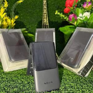 Смартфон Nokia 2720 Flip
