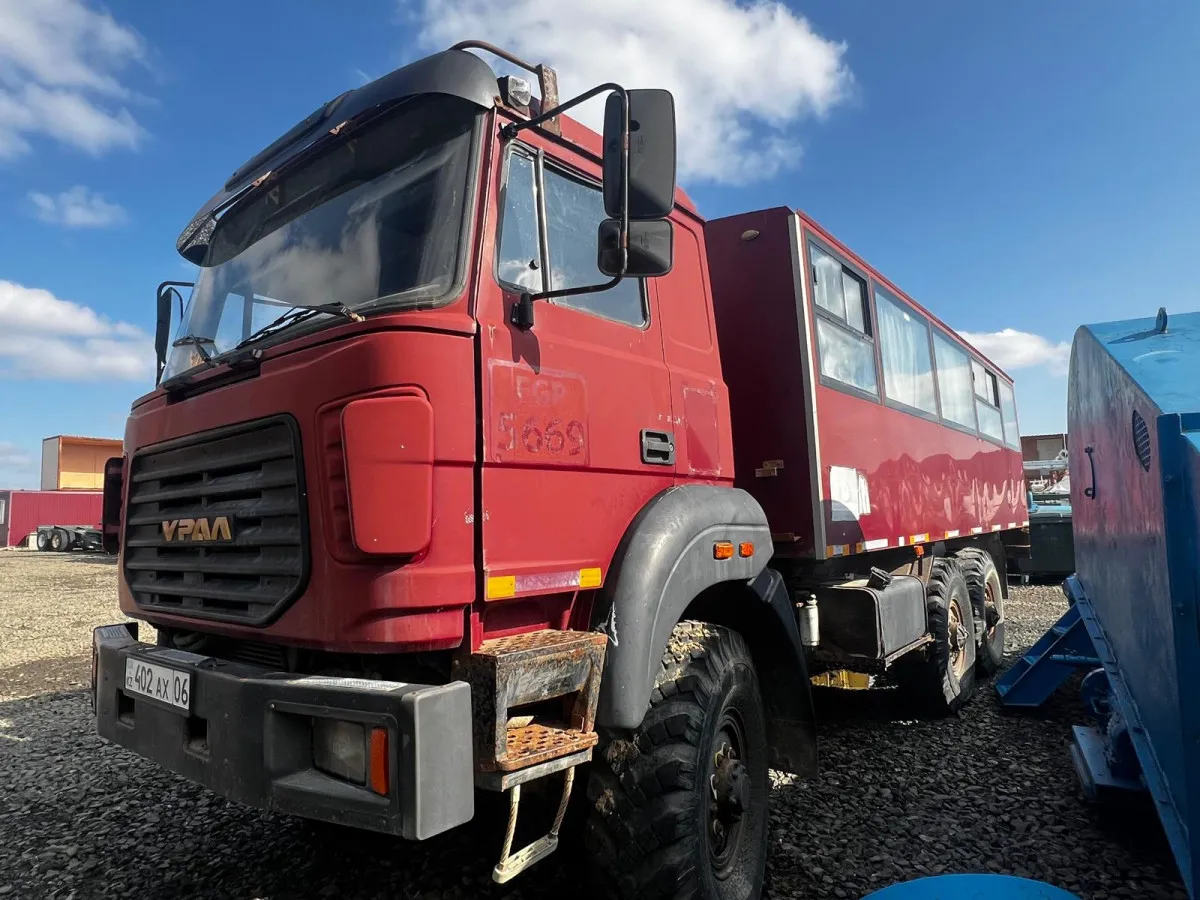 Ural smenali avtobus 3255-3022-79