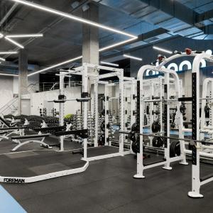 Sport zallari uchun kauchuk plitkalar (RP)