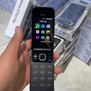 Смартфон Nokia 2720 Flip