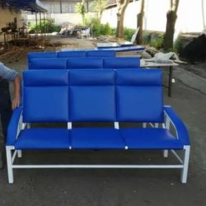 Uch o'rindiqli divanlar